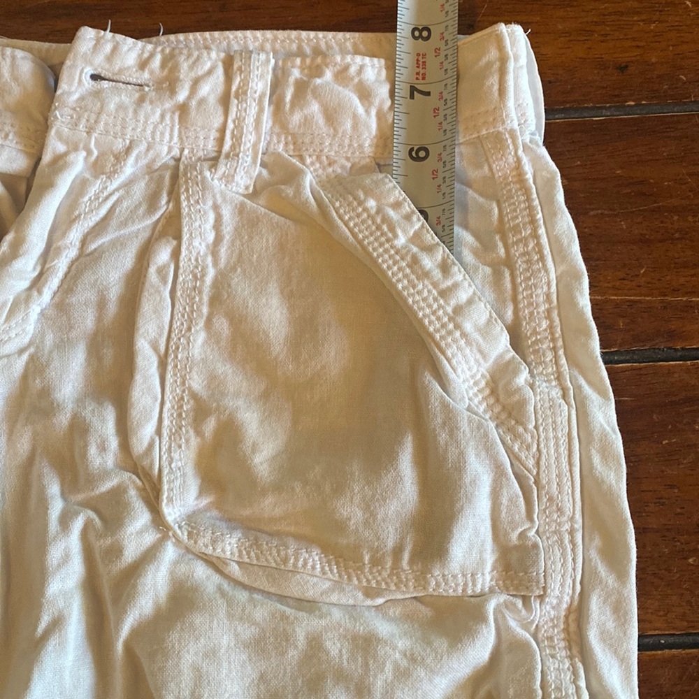 Low Rise Button-up Linen Shorts - Picture 3 of 9